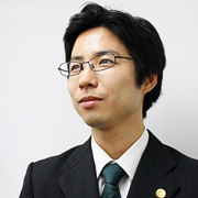 弁護士 真鍋直樹